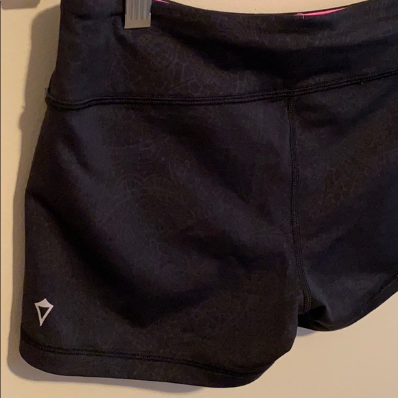Ivivva Black Print Dance Shorts Non-Slip Lining - Picture 4 of 5